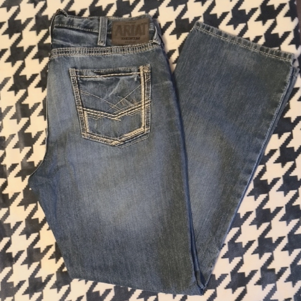 Ariat Classic Blue Jeans with Stitch Detail
